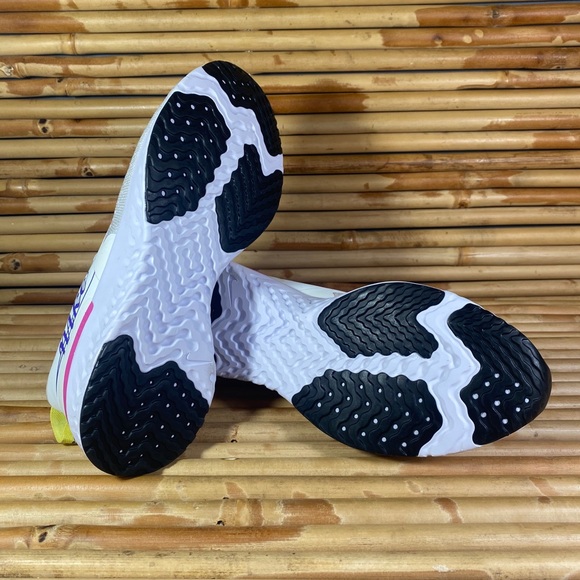 NEW Nike Odyssey React Flyknit 2 Running Women 7.5 - Picture 7 of 8